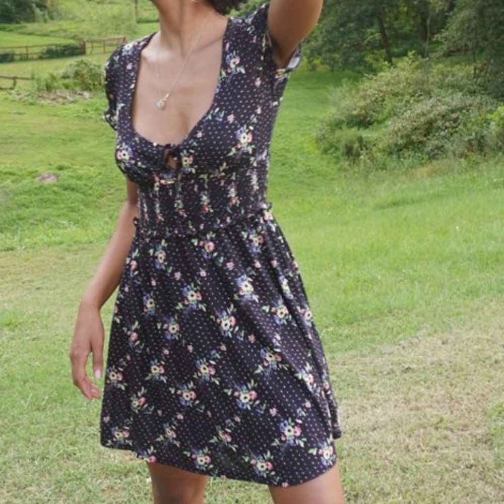 Urban Outfitters Charlie Knit Short Sleeve Mini Dress Black with Flowers